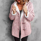 🔥 Nieuw & Trendy 🧥 Dames Suède Jas met Capuchon en Pluche Voering ✨ warme uitstraling, zachte comfort & elegante winterstijl