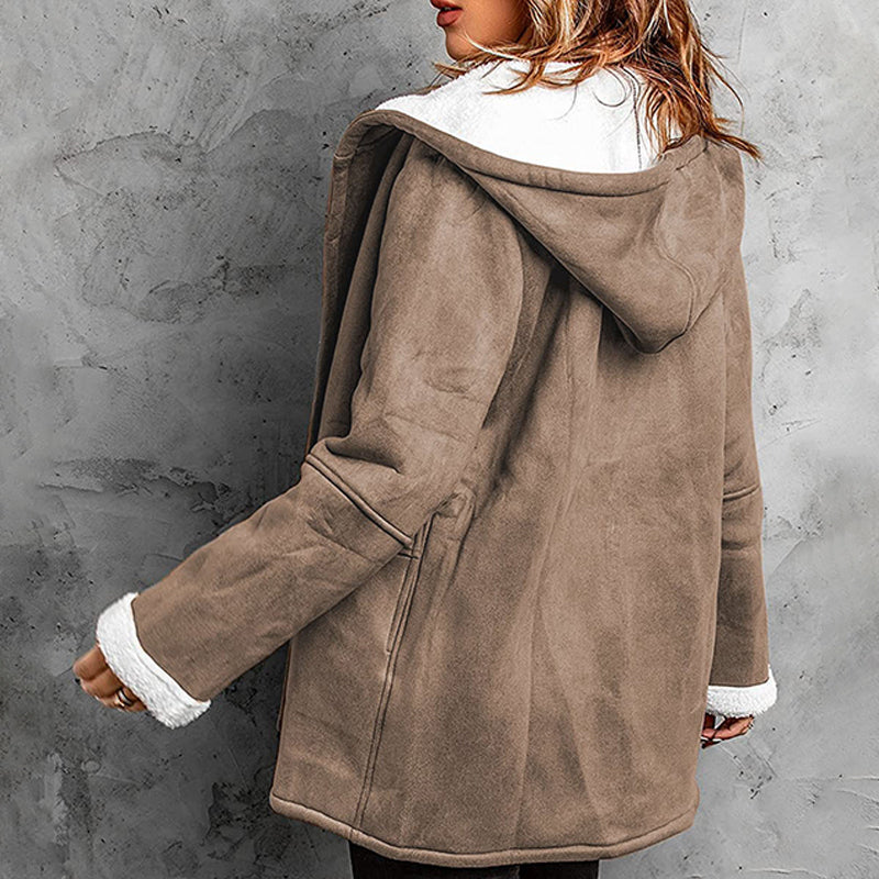 🔥 Nieuw & Trendy 🧥 Dames Suède Jas met Capuchon en Pluche Voering ✨ warme uitstraling, zachte comfort & elegante winterstijl